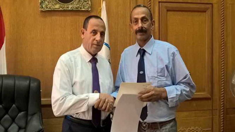 بالصور .. رئيس السكة