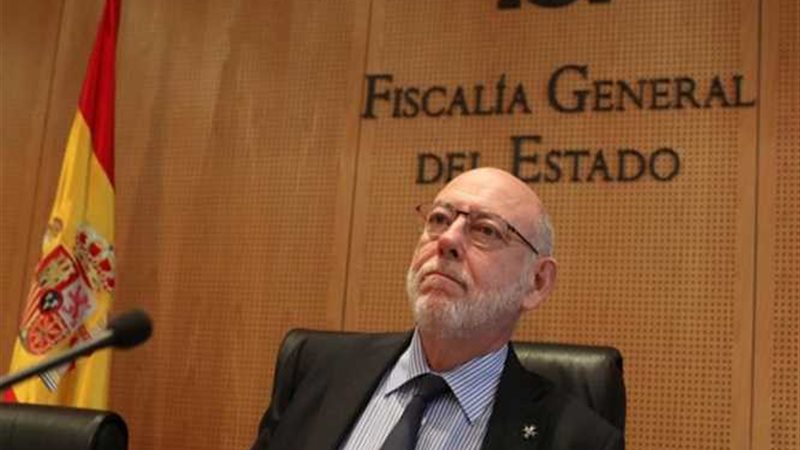 اتهامات بالفساد والتمرد