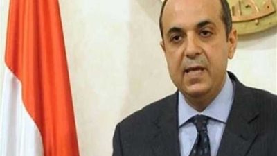 الحكومة توقف منح تراخيص الإعلانات للحد من عشوائيتها