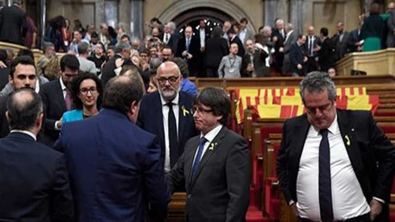 قاض إسباني يأمر باستدعاء