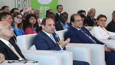 السيسي: توفير فرصة عمل واحدة يتطلب 100 ألف جنيه والنمو السكاني غير المتوازن أكبر تحد