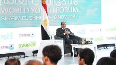 الرئيس في لقاء مفتوح مع مجموعة من الشباب النابغين حول العالم خلال فعاليات منتدى شباب العالم ‎