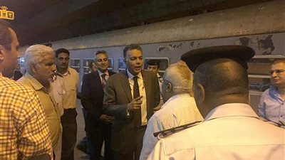 ​جولة مفاجئة لوزير النقل بمحطتي الجيزة ورمسيس للسكك الحديدية
