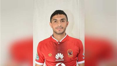 أيمن أشرف يقود دفاع الأهلي أمام تليفونات بني سويف