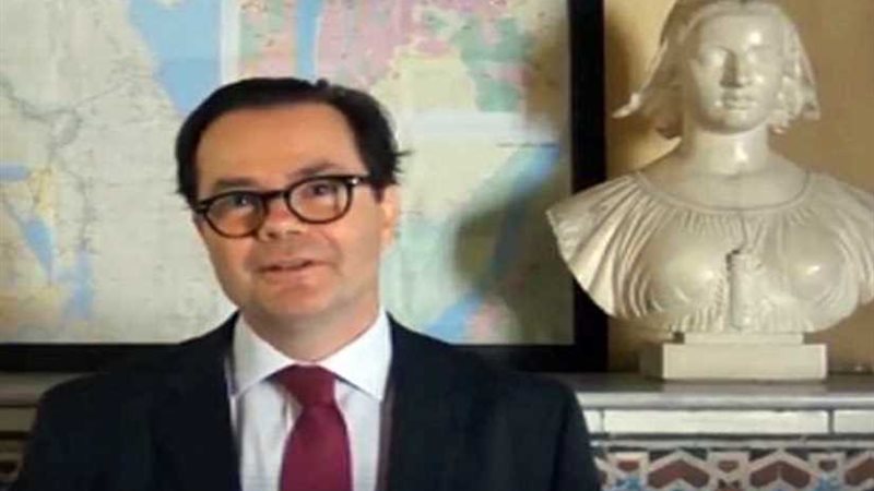 السفير الفرنسي بمنتدى