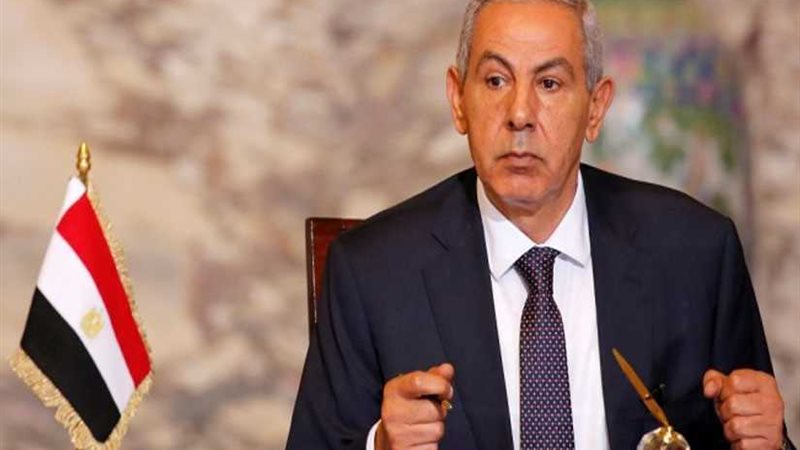 وزير التجارة يبحث