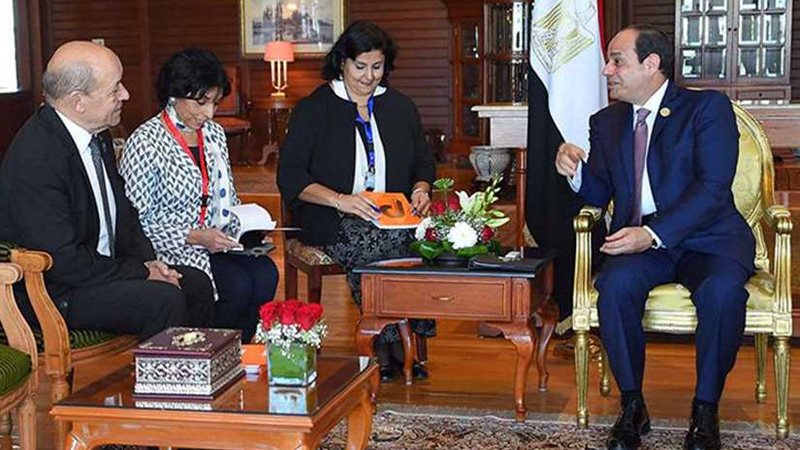 السيسي يبحث تعزيز