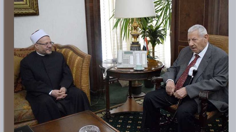 مكرم والمفتي يواجهان