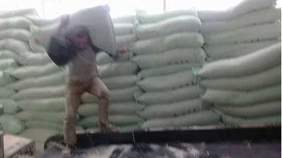 الأجهزة الأمنية تكشف الاستيلاء على مليون ونصف من أموال الدعم