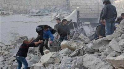 المرصد السوري: ارتفاع عدد الغارات على الأتارب إلى 61 قتيلًا