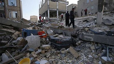 ارتفاع عدد ضحايا زلزال إيران إلى 407 قتلى