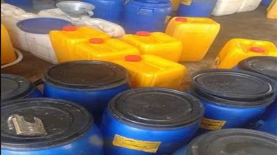 بالصور.. ضبط 50 طن زيت مجهولة المصدر