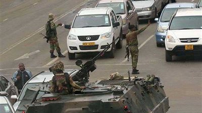 الجيش الزيمبابوي يحتجز وزير المالية للسيطرة على الحكم