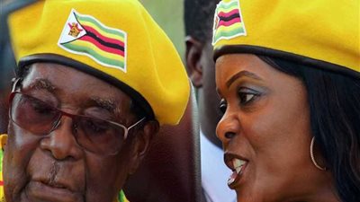 زوجة موجابي: الرئيس غادر البلاد متجهًا إلى ناميبيا