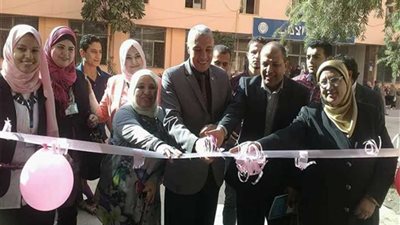 عميد آداب المنوفية يفتتح معرض 