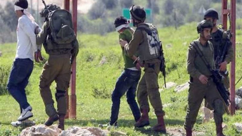 قوات الاحتلال تعتقل