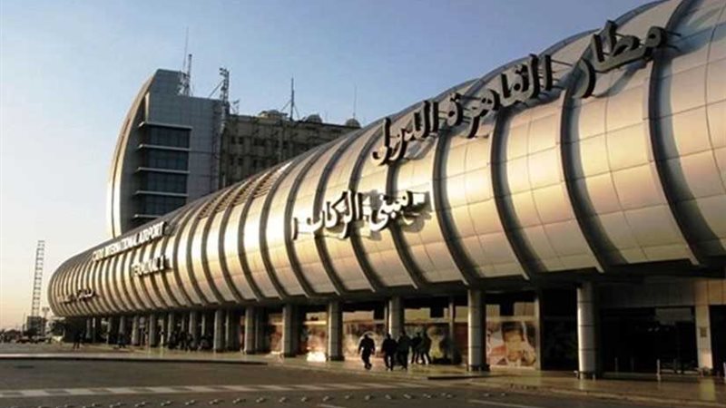 إحالة 9 مسؤولين بمطار