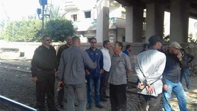 بالصور.. إزالة الإشغالات بحرم السكة الحديد بكفر الدوار