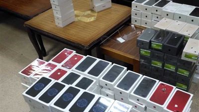 إحباط تهريب هواتف بقيمة 700 ألف جنيه بمطار القاهرة