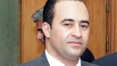 توقيع 100 ألف استمارة 