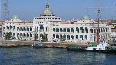 تداول 23 سفينة حاويات وبضائع عامة بميناء بورسعيد