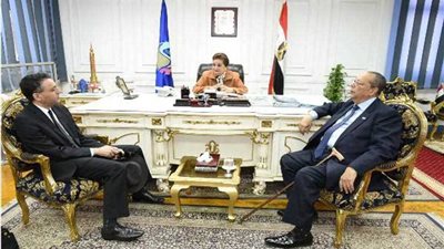 بالصور.. محافظ البحيرة تستقبل القنصل الفرنسي بالإسكندرية قبل احتفالية رشيد محل ذاكرة