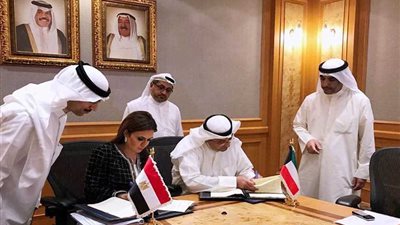 سحر نصر توقع اتفاقيتين مع 