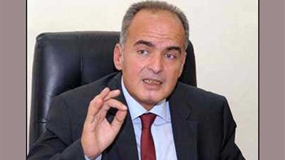 الحكومة تقر نموذجًا تعليميًا مطورًا للغزل والنسيج