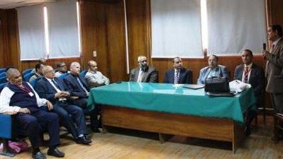 بأمر منصور.. ممنوع عمل أساتذة الطب أثناء الدراسة