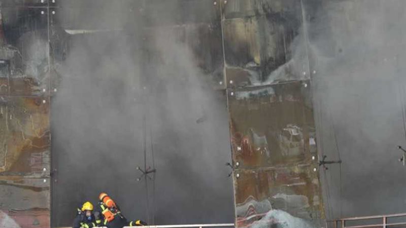 قتلى ومصابون في حريق