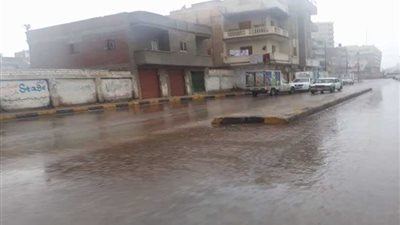 بالصور..أمطار غزيرة تضرب مدن ومراكز البحيرة