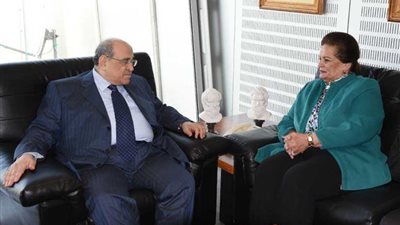 بالصور.. محافظ البحيرة والوفد الفرنسي يتفقدون مكتبة الإسكندرية