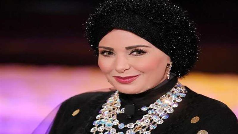 صابرين تًجسد عمة