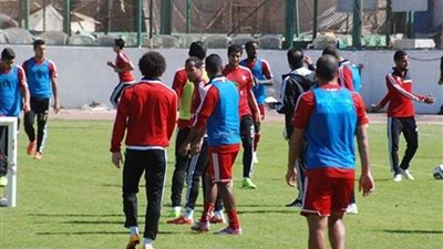 تدريبات استشفائية لأساسيي الأهلي أمام الدراويش