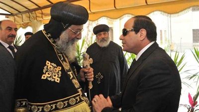 الرئيس يطمئن على صحة البابا تواضروس هاتفيا