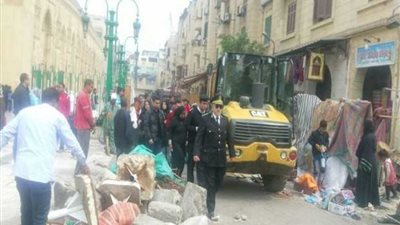 تحرير 205 محاضر إشغالات وإزالة 45 حاجزا حديديا وأسمنتيا بمدينة أسيوط