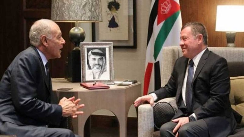 أبو الغيط يناقش مع