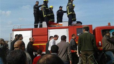 آلاف المواطنين يشيعون جثمان الشهيد الضابط 