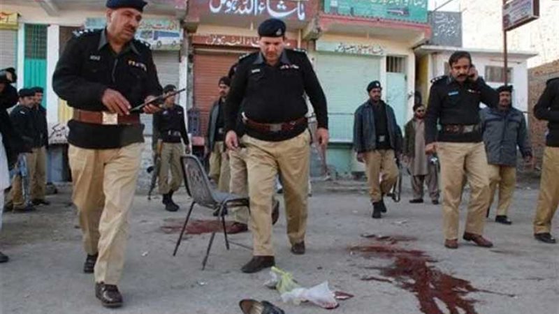 مقتل وإصابة 8 أشخاص