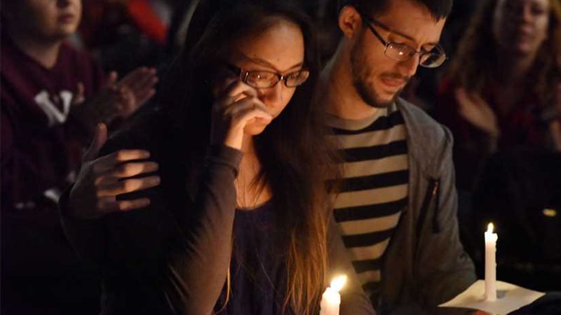 وقفة أمام مقر السفارة