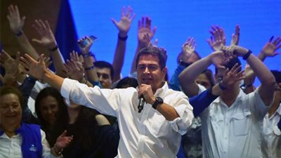 رئيس هندوراس خوان أورلاندو يعلن فوزه بولاية رئاسية جديدة