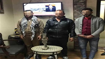 ضبط عاملي رخام وسائق بحوزتهم تمثال أثري
