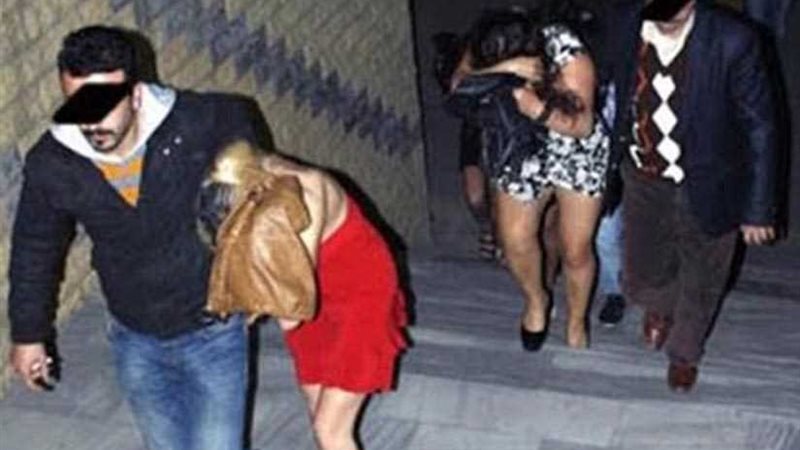 القواد الإلكتروني