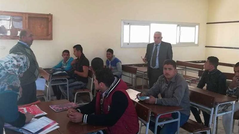 إحالة مدير مدرسة