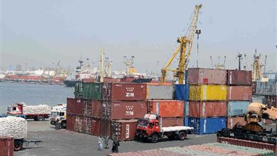 وصول 250 ألف طن سلع استراتيجية إلى ميناء الإسكندرية