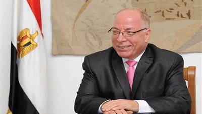 وزيـر الثقافة: يفتتح معرض الفنان إيهاب شاكر بقاعة 