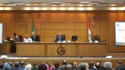 محافظ القليوبية يحيل المسؤولين عن التعديات على الأراضي الزراعية للنيابة