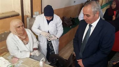 بالصور.. علاج 1130 حالة بقافلة طبية بجامعة بنها لقرى 