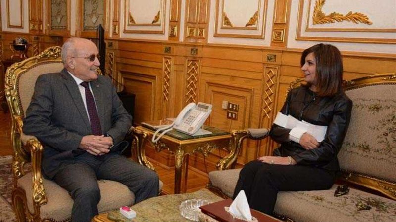 العصار و مكرم يجتمعان