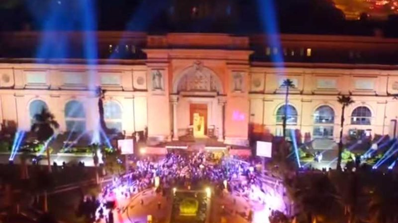 طائرات في تغطية ON